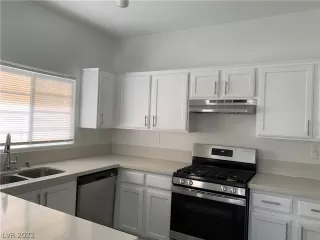 Photo #4: 2393181 Listing 