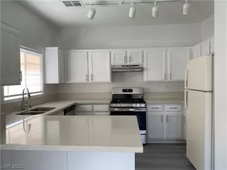 Photo #5: 2393181 Listing 