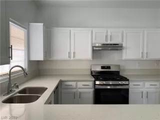 Photo #6: 2393181 Listing 