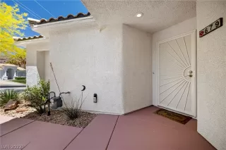 Photo #2: 2393202 Listing 