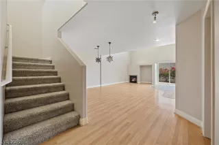 Photo #5: 2393202 Listing 