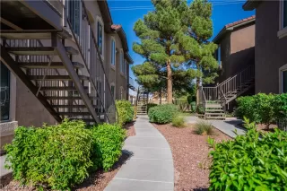 Photo #4: 2393215 Listing