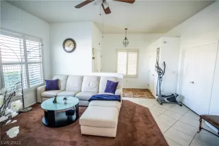 Photo #6: 2393215 Listing