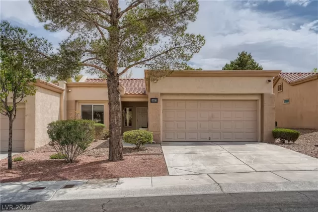 MLS: 2393219 Condo For Sale