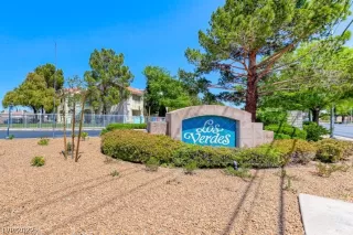 Photo #2: 2393231 Listing 