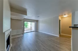 Photo #5: 2393231 Listing 