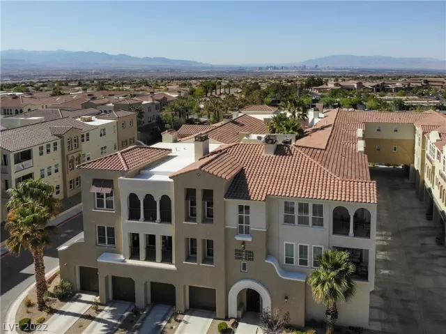 MLS: 2393257 Condo For Sale