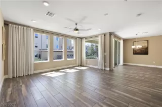 Photo #4: 2393257 Listing 