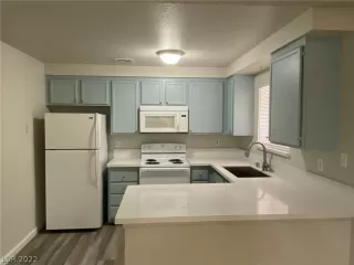 Photo #2: 2393281 Listing