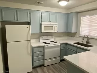 Photo #3: 2393281 Listing