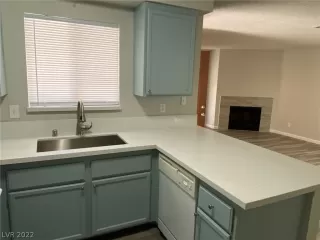 Photo #4: 2393281 Listing