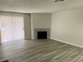 Photo #5: 2393281 Listing