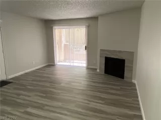 Photo #6: 2393281 Listing