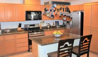 Photo #4: 2393297 Listing 