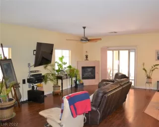 Photo #5: 2393297 Listing 