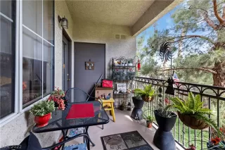 Photo #1: 2393365 Listing 