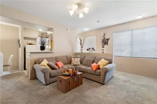 Photo #5: 2393365 Listing 