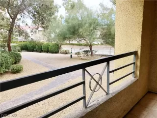 Photo #6: 2393373 Listing