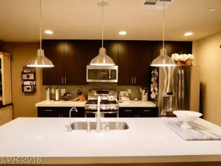 Photo #5: 2393380 Listing 