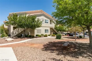 Photo #2: 2393429 Listing