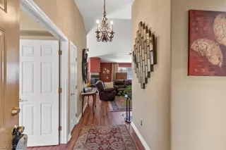 Photo #4: 2393448 Listing