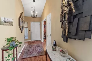 Photo #5: 2393448 Listing