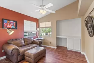 Photo #6: 2393448 Listing