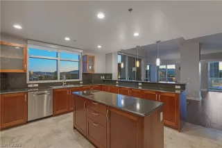 Photo #6: 2393461 Listing 