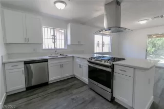 Photo #2: 2393463 Listing 