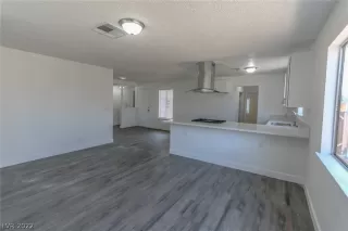 Photo #5: 2393463 Listing 