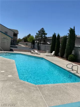 Photo #6: 2393477 Listing 