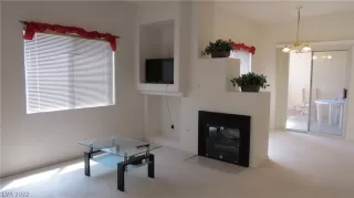 Photo #4: 2393498 Listing