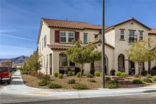 Photo #1: 2393505 Listing