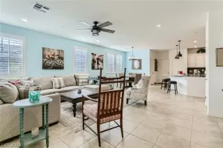 Photo #5: 2393505 Listing