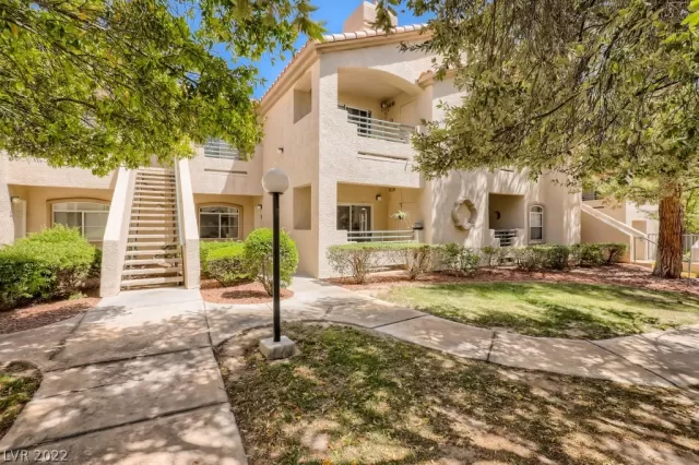 MLS: 2393523 Condo For Sale