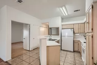 Photo #3: 2393523 Listing