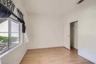 Photo #6: 2393523 Listing