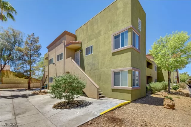 MLS: 2393545 Condo For Sale