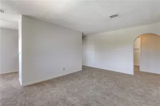 Photo #5: 2393545 Listing