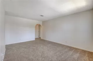 Photo #6: 2393545 Listing