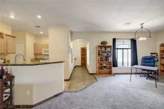 Photo #4: 2393588 Listing