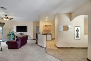 Photo #6: 2393588 Listing