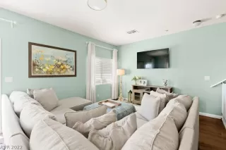 Photo #1: 2393609 Listing