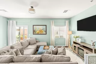 Photo #3: 2393609 Listing