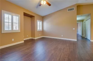 Photo #5: 2393615 Listing 