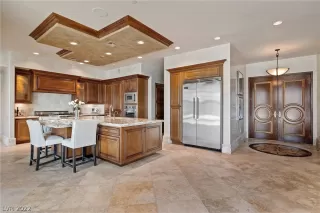 Photo #3: 2393621 Listing