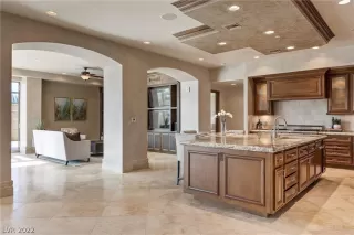 Photo #4: 2393621 Listing