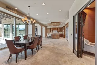 Photo #6: 2393621 Listing