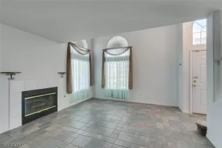 Photo #3: 2393647 Listing 