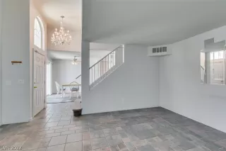 Photo #5: 2393647 Listing 